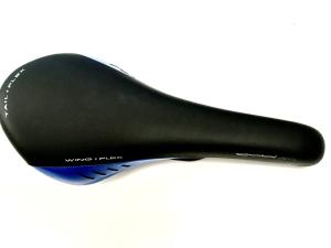 Sedlo Fizik Gobi XM Mg, blk/blu, code: 7035SXS089B48