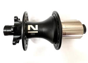 N�boj zadn� Novatec 12x142,32H, black, 6 bolt, disc, for Shimano (8,9,10), for SRAM/Sunrac